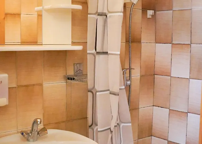 Rozic فندق مبيت وإفطار 3*