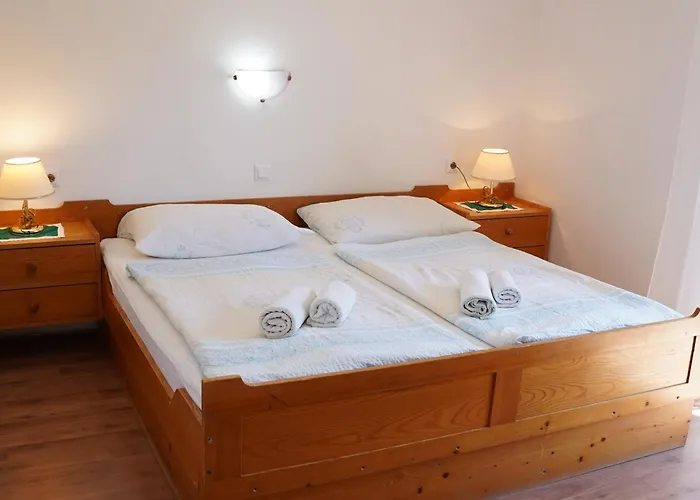 Rozic فندق مبيت وإفطار