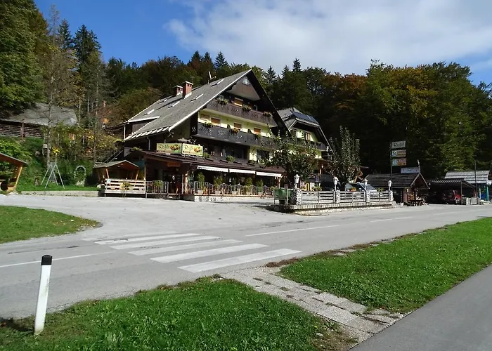 Couette-café Rozic 3*